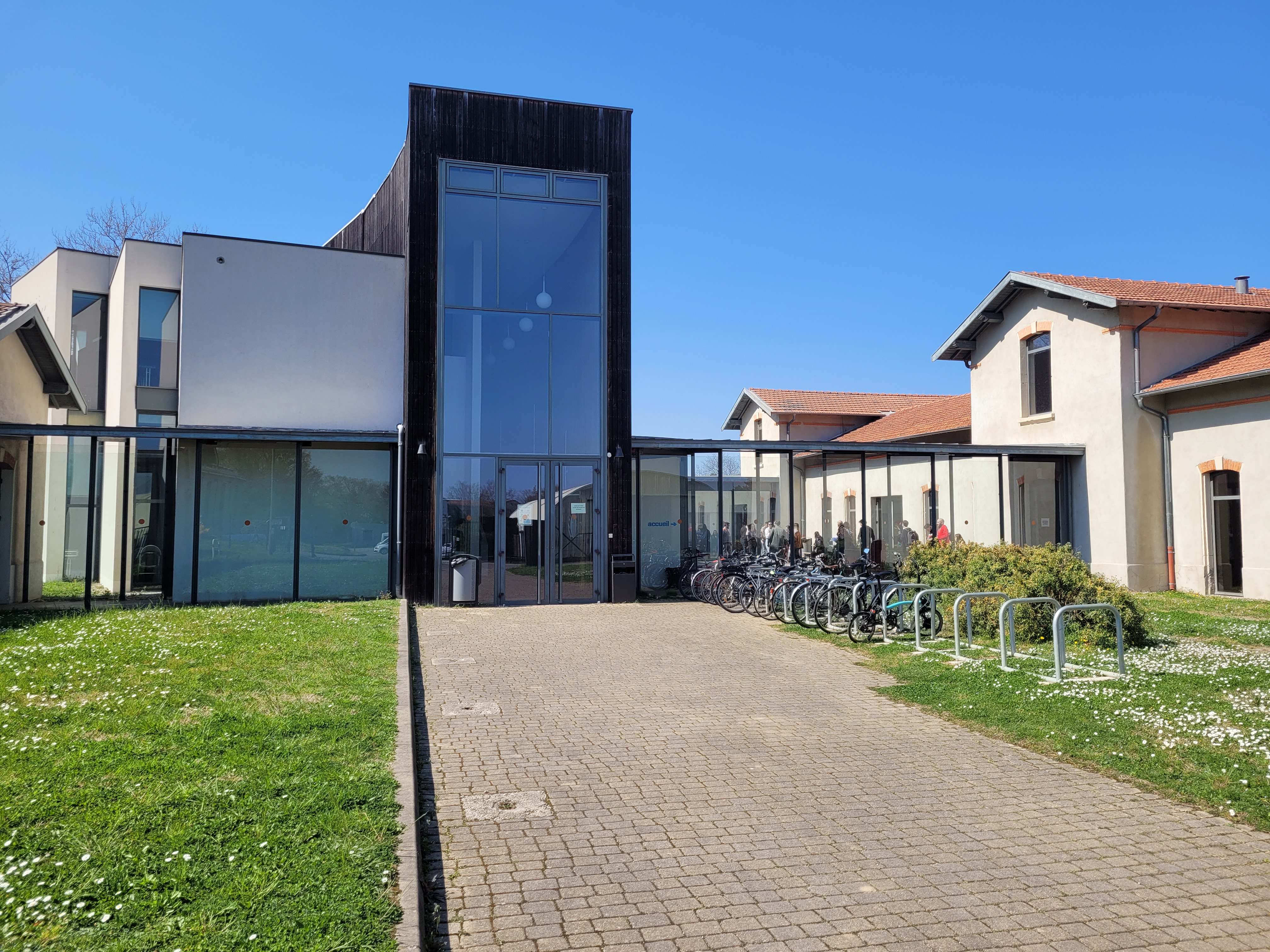 Photographie du batiment du CFMI de l'Université Lumière Lyon 2